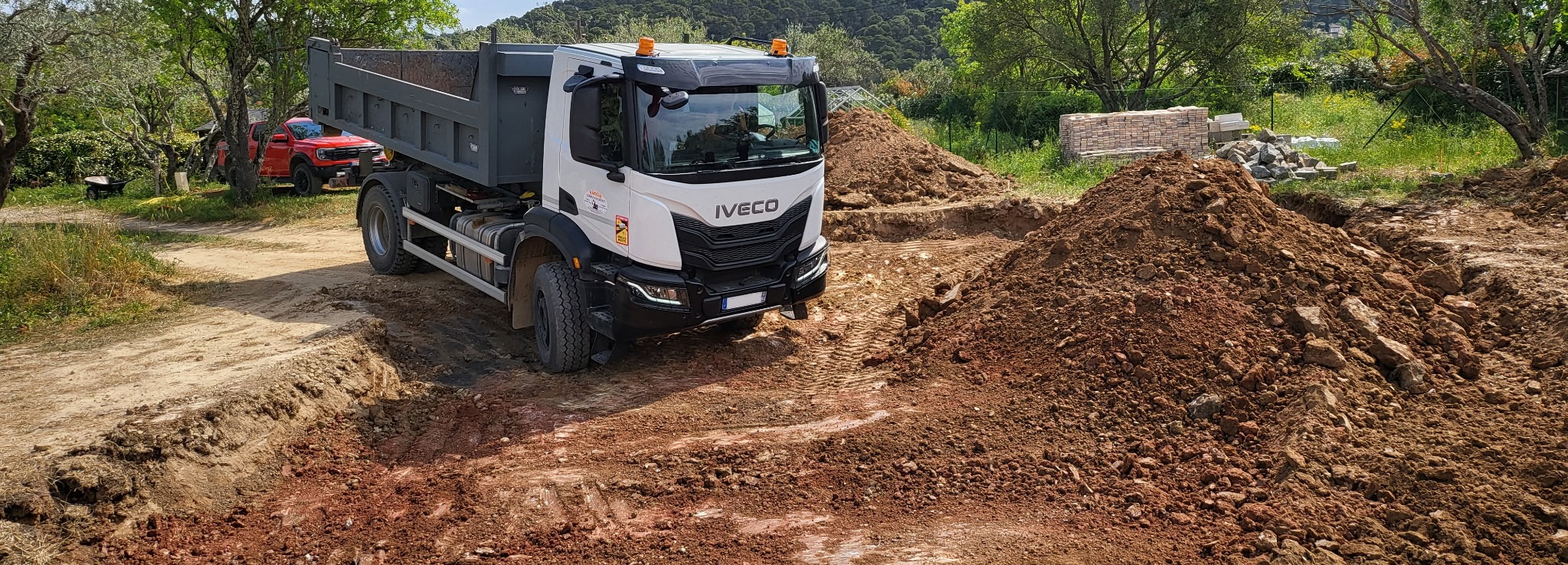 Iveco T-Way Vargin Terrassement 