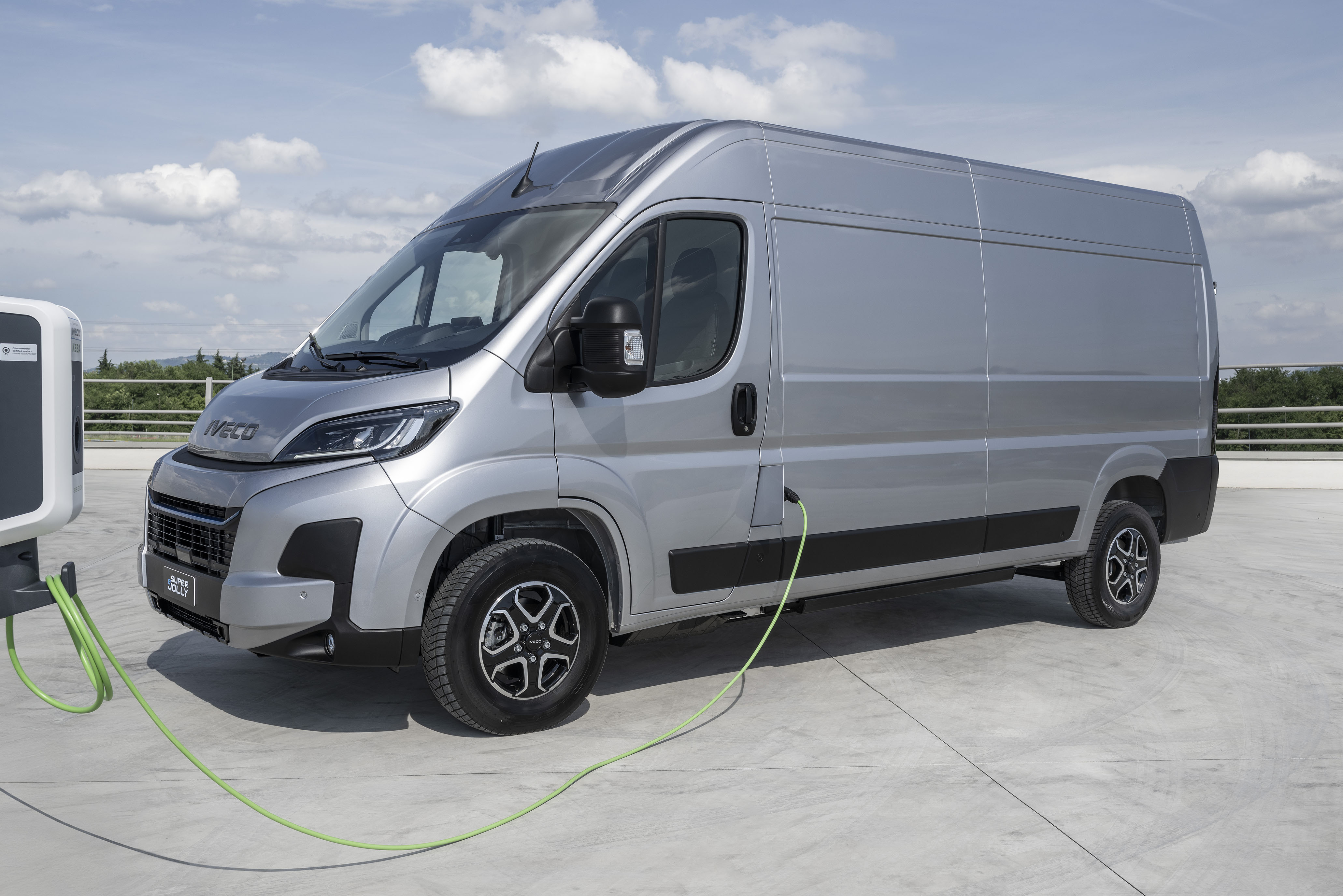 IVECO eSuperJolly véhicules utilitaires électriques disponible 78 Yvelines