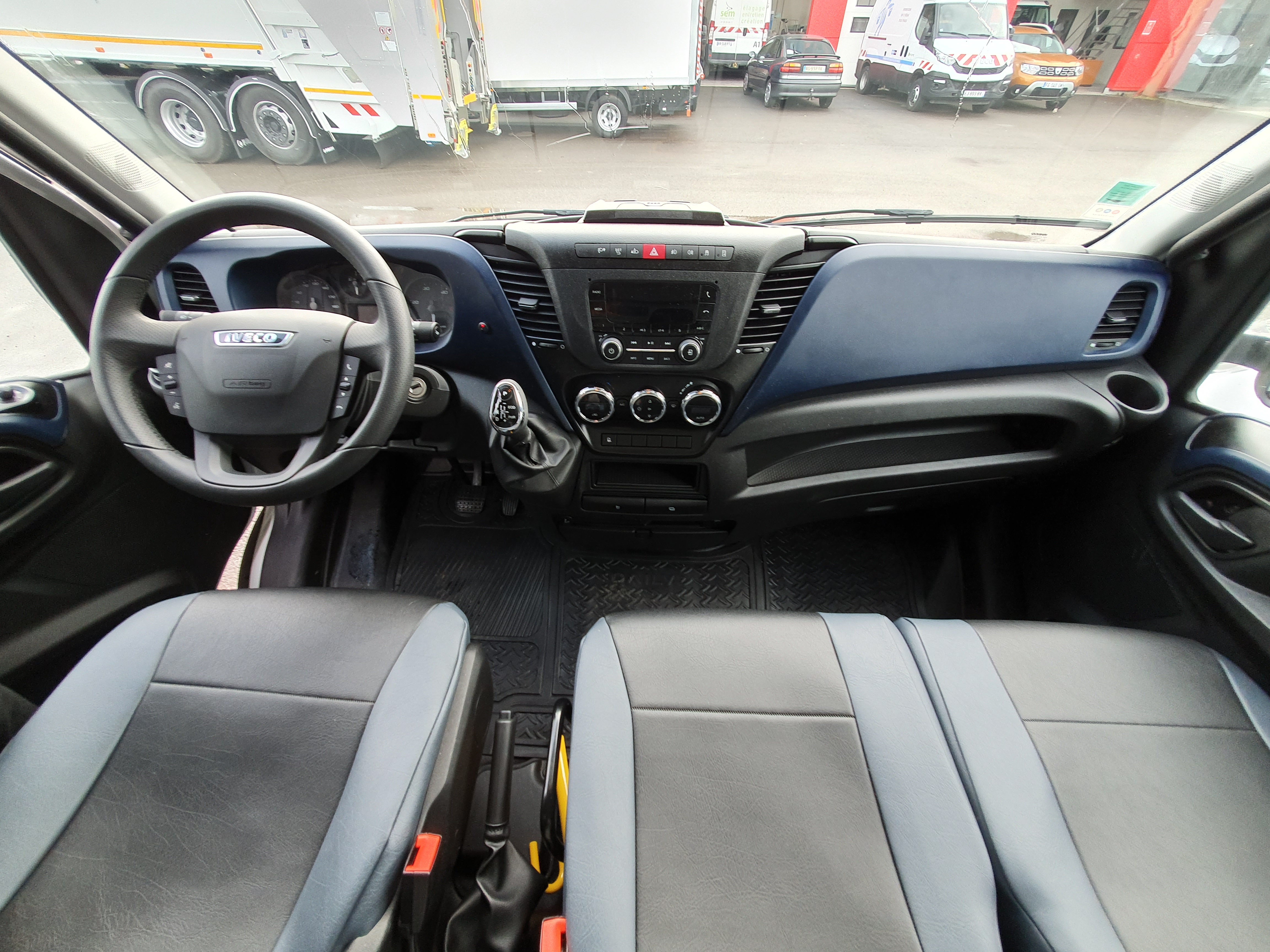 Daily 20m3 Hayon disponible à la location 78 Yvelines