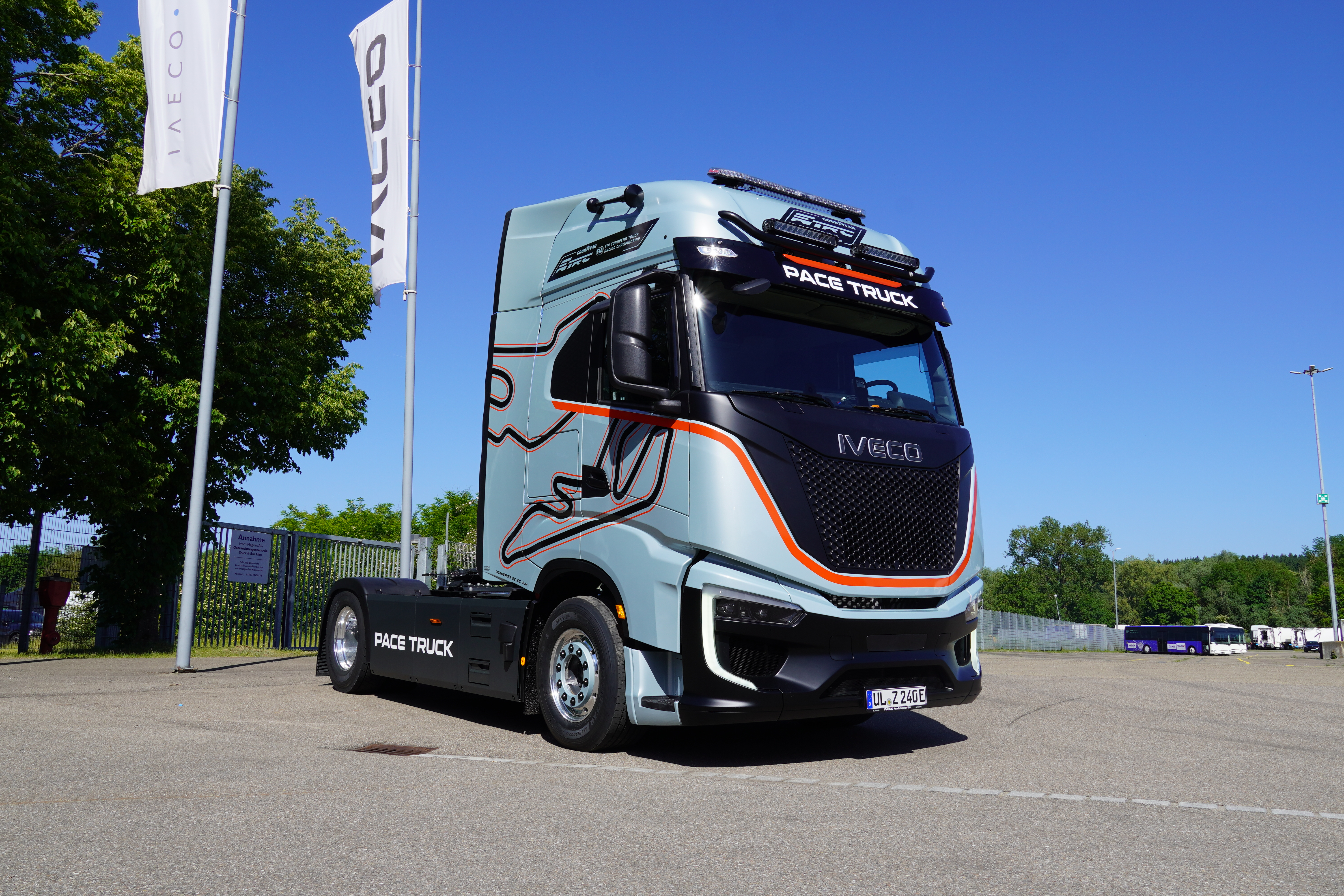 S-eWay Pace Trucks 